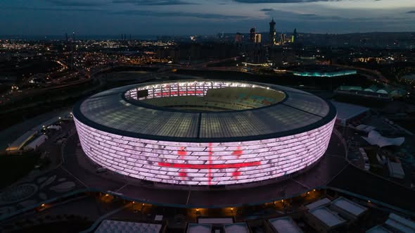 Bakı Olimpiya Stadionu və Heydər Əliyev Mərkəzi Gürcüstan bayrağının rəngləri ilə işıqlandırılıb